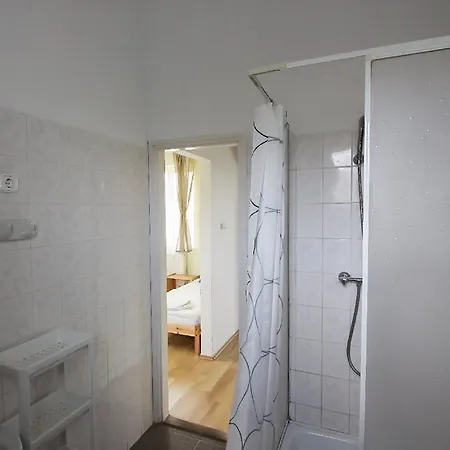 Gyevitur Apartment *